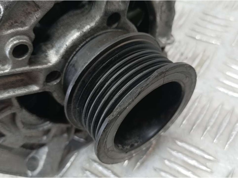 Recambio de alternador para renault laguna (b56) 1.8 16v rt referencia OEM IAM 7700421477 0124415007 BOSCH POLEA TOCADA