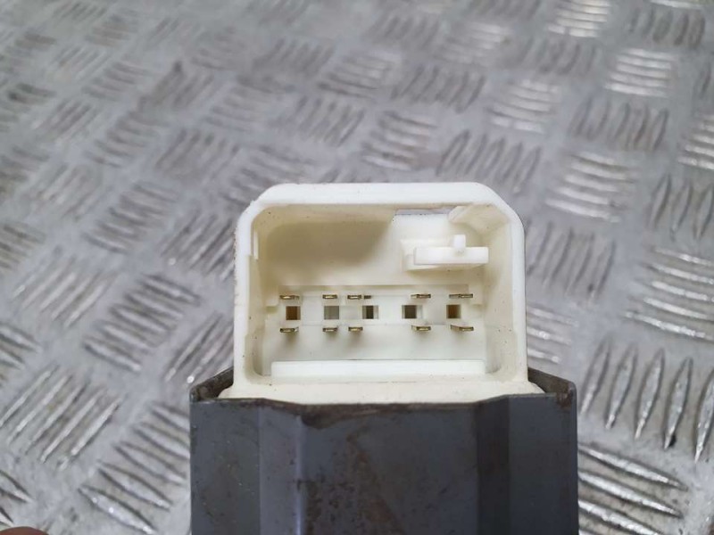 Recambio de mando elevalunas delantero izquierdo para toyota yaris (ksp9/scp9/nlp9) básico referencia OEM IAM 832406N  