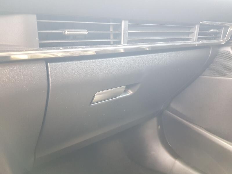 Recambio de guantera para mazda cx-30 (dm) skyactiv-x m hybrid referencia OEM IAM DFR56403002  