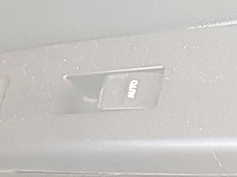 Recambio de mando elevalunas delantero derecho para lexus ct (zwa10_) 200h (zwa10_) referencia OEM IAM 8481033120  