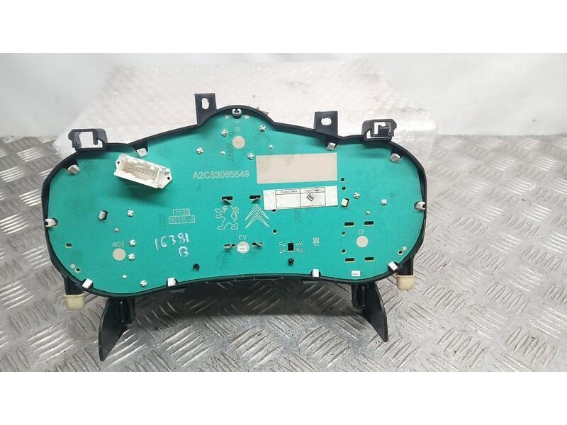 Recambio de cuadro instrumentos para peugeot 207 premium referencia OEM IAM 9662904980  A2C5319042