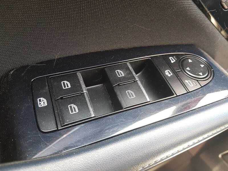 Recambio de mando elevalunas delantero izquierdo para mazda cx-30 (dm) skyactiv-x m hybrid referencia OEM IAM BDGF66350B C/ MAND