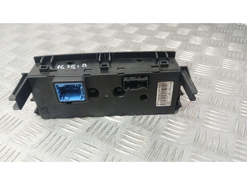 Recambio de mando climatizador para peugeot 207 premium referencia OEM IAM 96497866XT  0805212A