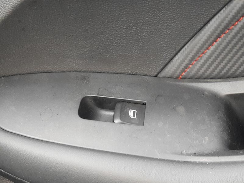 Recambio de mando elevalunas delantero derecho para mg zs suv (azs1) 1.0 t-gdi referencia OEM IAM 10470986  