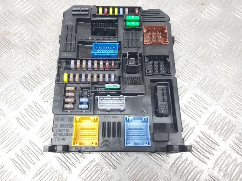 Recambio de caja reles / fusibles para peugeot 208 (p2) active pack referencia OEM IAM 9832880380  