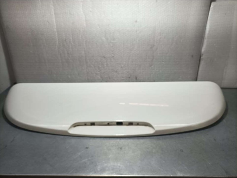 Recambio de aleron trasero para jeep renegade longitude 4x2 referencia OEM IAM 7357175370  FALTA TULIPA LUZ FRENO