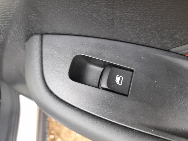 Recambio de mando elevalunas trasero derecho para mg zs suv (azs1) 1.0 t-gdi referencia OEM IAM 10470993  