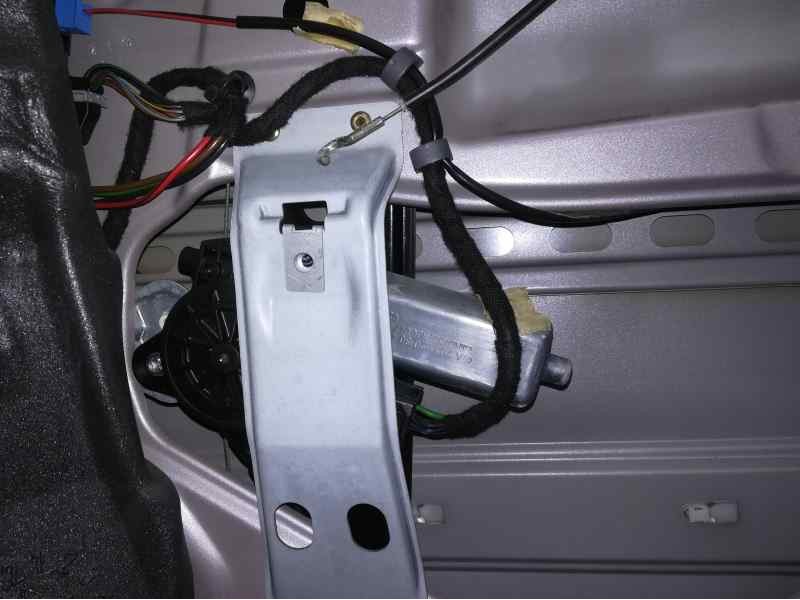 Recambio de elevalunas trasero derecho para mercedes-benz clase c (w203) familiar c 220 t cdi (203.206) referencia OEM IAM   ELE