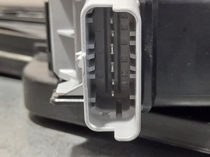 Recambio de elevalunas delantero derecho para peugeot 208 (p2) allure referencia OEM IAM 9829043380  ELECTRICO 6 PINES