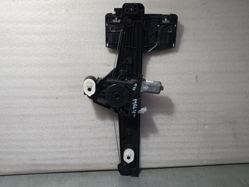 Recambio de elevalunas trasero derecho para peugeot 208 (p2) allure referencia OEM IAM 9829045580 030521162709 ELECTRICO 6 PINES