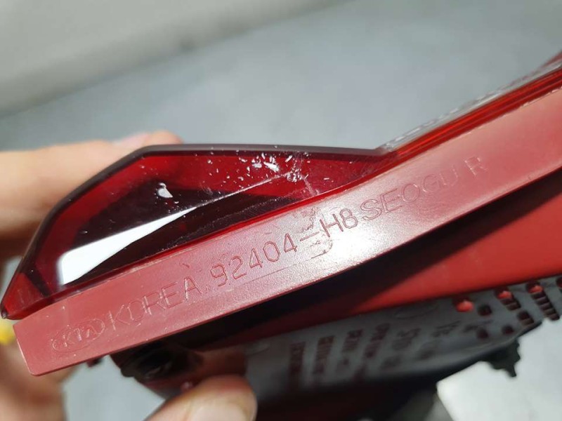 Recambio de piloto trasero derecho para kia stonic (ybcuv) hybrid referencia OEM IAM 92404H8400  INTERIOR