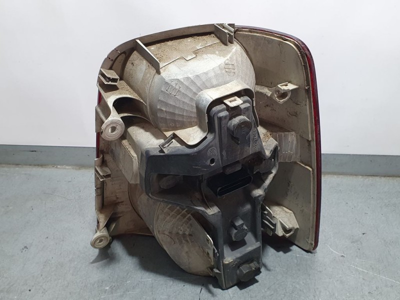 Recambio de piloto trasero izquierdo para volkswagen touran (1t2) highline referencia OEM IAM 1T0945095N  TOCADO