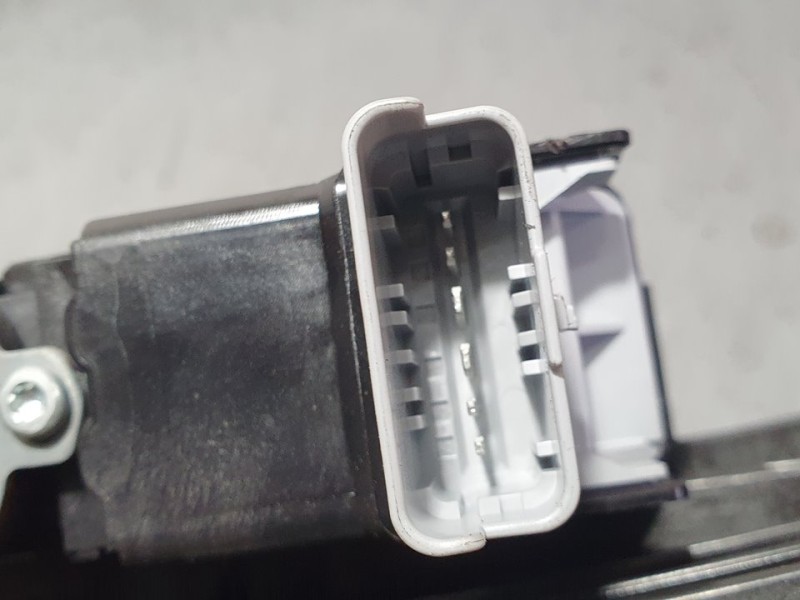 Recambio de elevalunas trasero izquierdo para peugeot 208 (p2) allure referencia OEM IAM 9829045980 280421074812 ELECTRICO 6 PIN