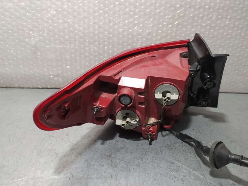 Recambio de piloto trasero derecho para kia stonic (ybcuv) hybrid referencia OEM IAM 92402H8400  EXTERIOR