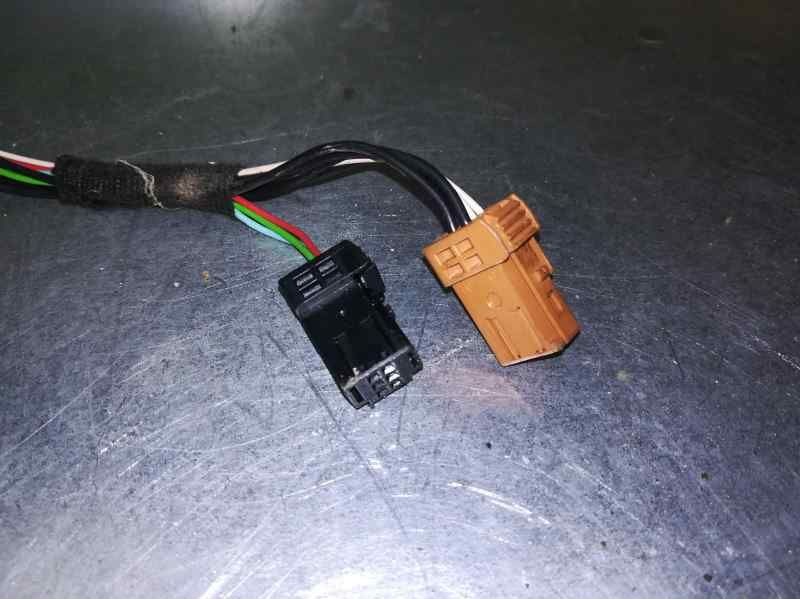 Recambio de retrovisor derecho para peugeot 208 active referencia OEM IAM  2 CLAVIJAS, 3 Y 6 CABLES ELECTRICO , PILOTO INTERMITE