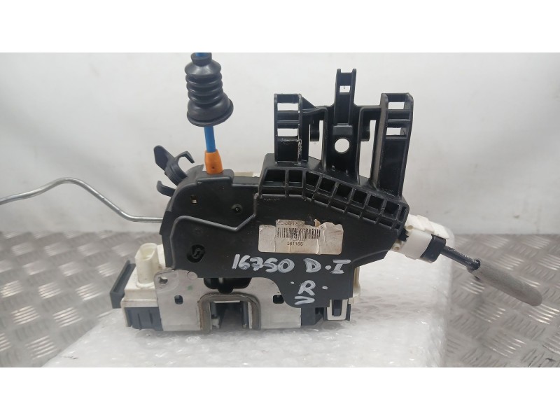 Recambio de cerradura puerta delantera izquierda para mercedes-benz cla (w117) cla 200 referencia OEM IAM A1667200135  