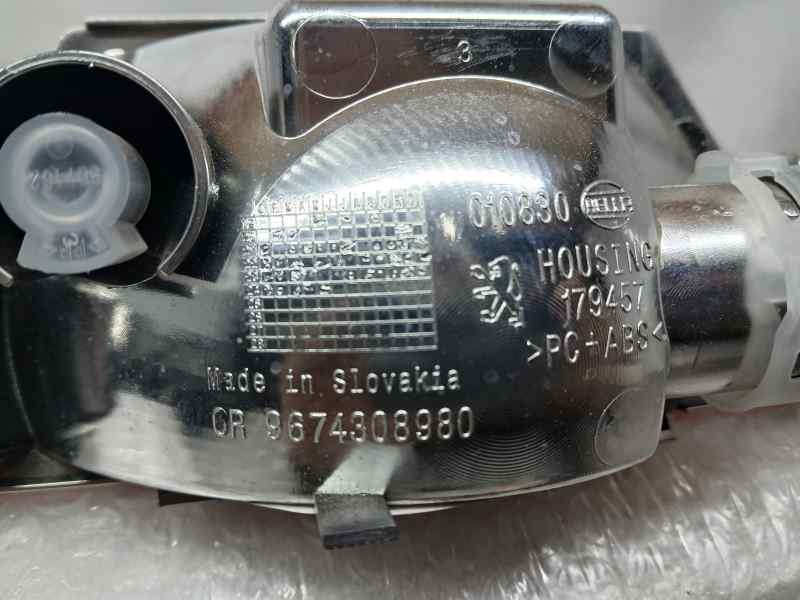 Recambio de piloto trasero central para peugeot 208 (p2) active referencia OEM IAM 9674308980  PARAGOLPES
