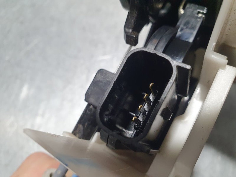 Recambio de cerradura puerta trasera derecha para kia picanto (ja) gt line referencia OEM IAM SIN REF  4 PINES