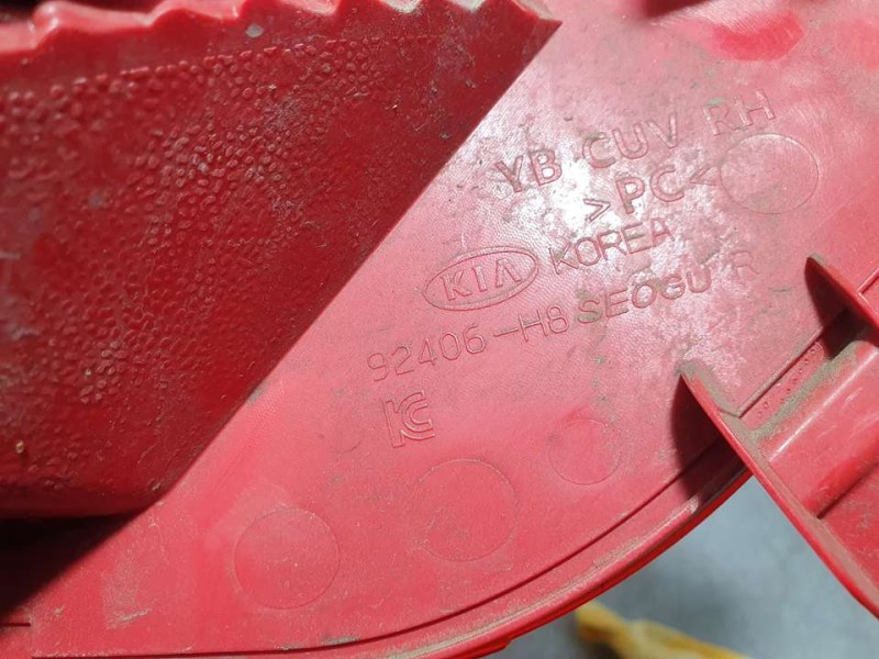 Recambio de piloto trasero derecho paragolpes para kia stonic (ybcuv) hybrid referencia OEM IAM 92406H8400  