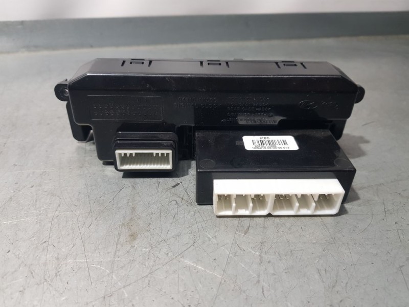 Recambio de mando multifuncion para hyundai ix20 gls style referencia OEM IAM 945101K000  