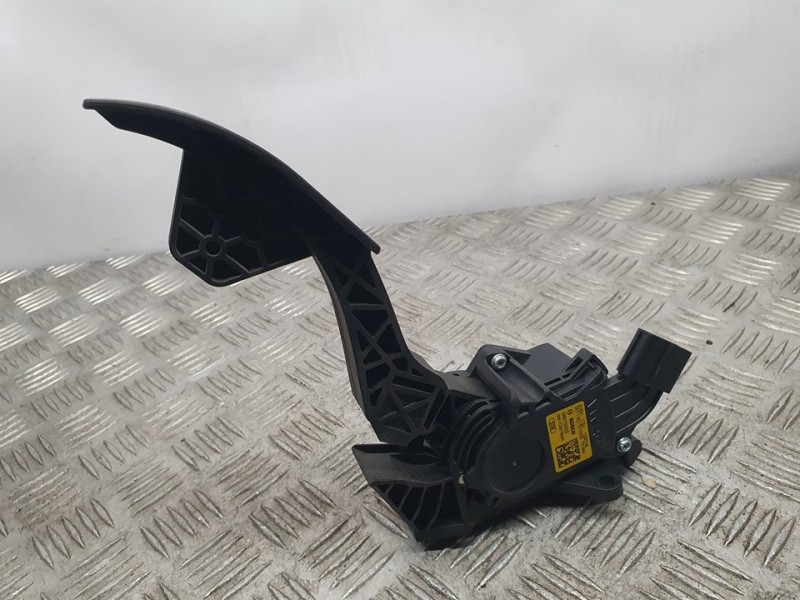 Recambio de potenciometro pedal para volkswagen polo (6c1) bluemotion referencia OEM IAM 6C1721503B 0280755223 BOSCH