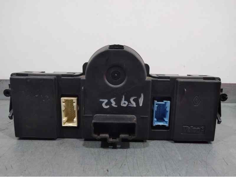 Recambio de mando climatizador para renault scenic ii privilege referencia OEM IAM 7701208975  