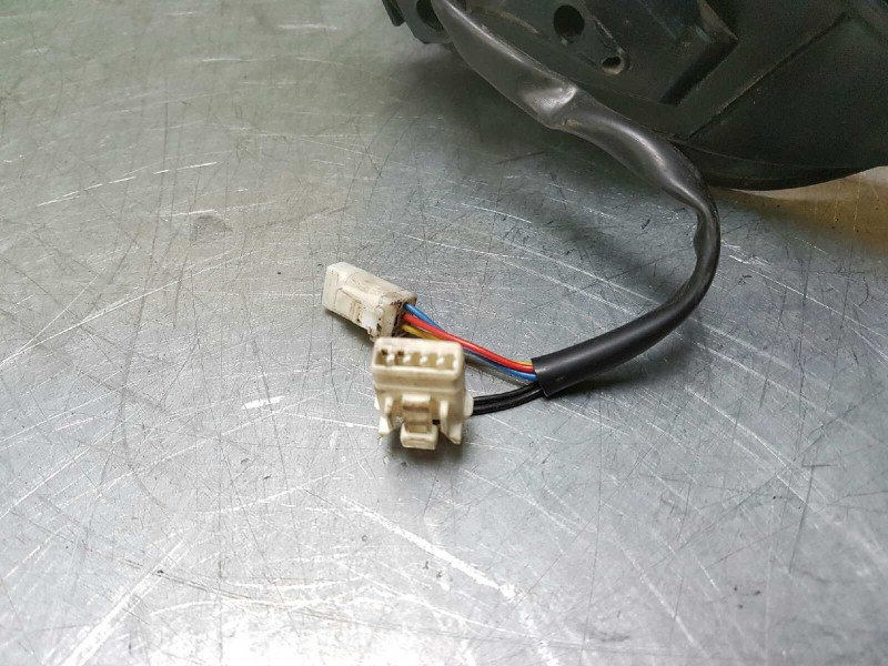 Recambio de retrovisor izquierdo para toyota avensis berlina (t 22) 2.0 td luna (4-ptas.) referencia OEM IAM 8794505010 2 CLAVIJ