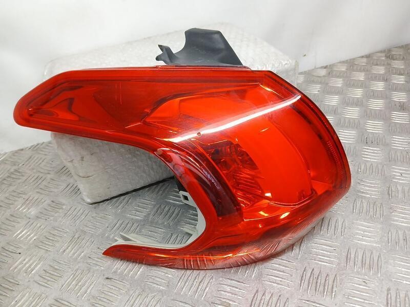 Recambio de piloto trasero izquierdo exterior para peugeot 2008 (--.2013) allure referencia OEM IAM 9678074280  