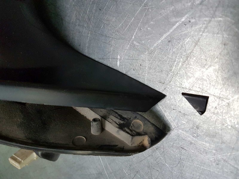 Recambio de retrovisor izquierdo para toyota avensis berlina (t 22) 2.0 td luna (4-ptas.) referencia OEM IAM 8794505010 2 CLAVIJ