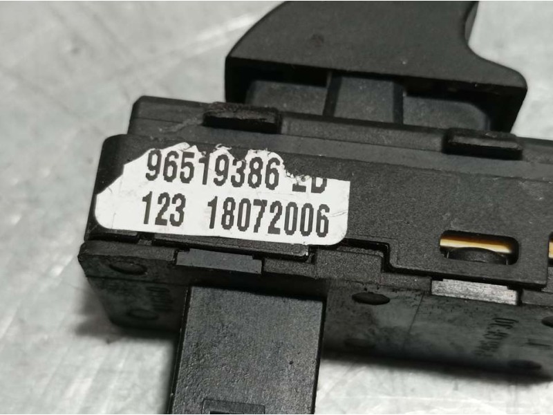 Recambio de mando elevalunas delantero derecho para citroën c6 exclusive referencia OEM IAM 96519386ZD  