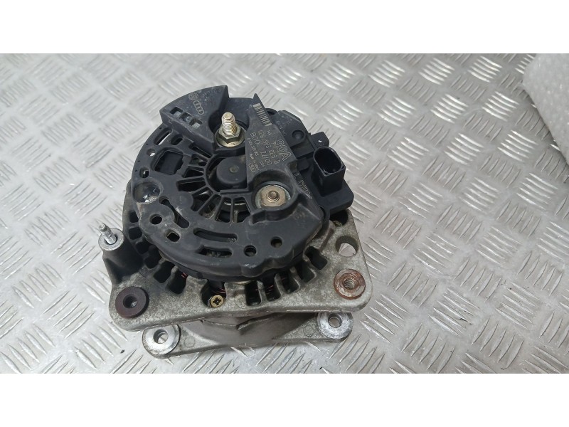 Recambio de alternador para seat leon (1m1) 1.6 referencia OEM IAM 028903028D BOSCH 0124325003