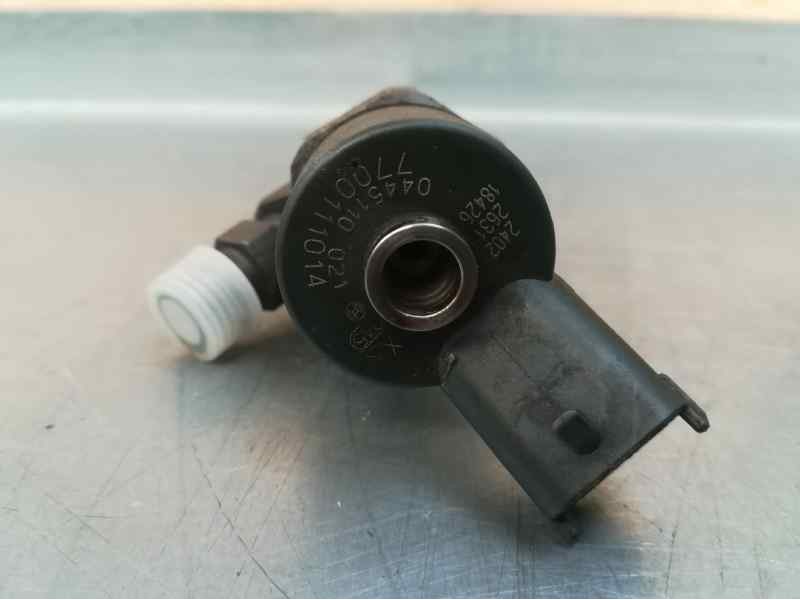 Recambio de inyector para renault scenic ii 1.9 dci diesel referencia OEM IAM 7700111014 0445110021 BOSCH