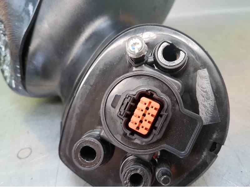 Recambio de retrovisor derecho para kia rio concept referencia OEM IAM  8 PINS ELECTRICO , CARCASA QUEMADA