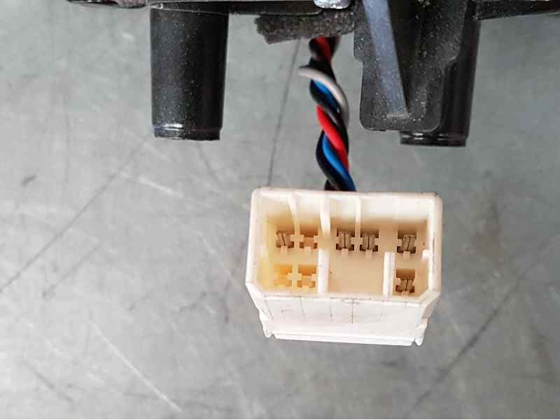 Recambio de retrovisor derecho para chevrolet aveo ls referencia OEM IAM TOCADO VER FOTOS 5 PINS ELECTRICO