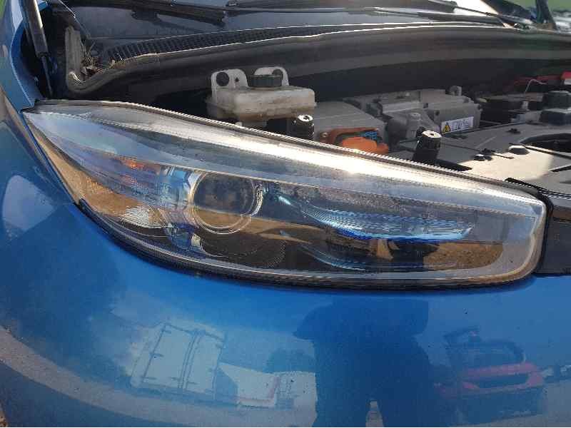 Recambio de faro derecho para renault zoe ze.40 electric intens referencia OEM IAM 260109891R  
