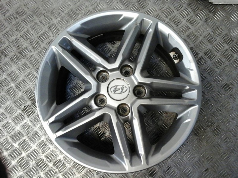 Recambio de juego llantas aluminio para hyundai kona essence 2wd referencia OEM IAM  ALUMINIO 6 , 5X16 5 TORN ET 44