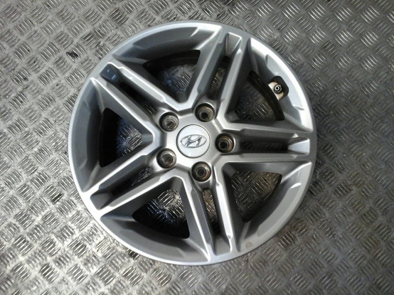 Recambio de juego llantas aluminio para hyundai kona essence 2wd referencia OEM IAM  ALUMINIO 6 , 5X16 5 TORN ET 44