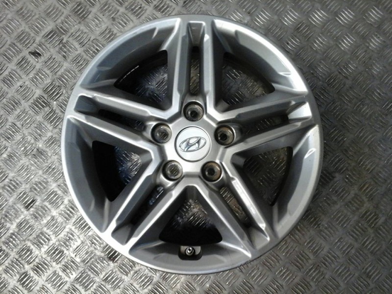Recambio de juego llantas aluminio para hyundai kona essence 2wd referencia OEM IAM  ALUMINIO 6 , 5X16 5 TORN ET 44