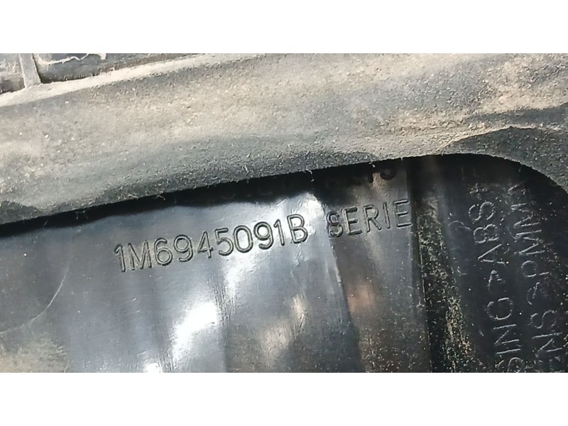 Recambio de piloto trasero izquierdo interior para seat leon (1m1) 1.6 referencia OEM IAM 1M6945091B  