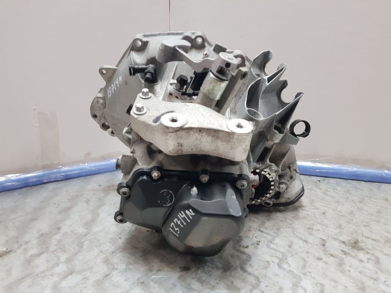 Recambio de caja cambios para opel corsa e edition referencia OEM IAM B7DS374 A19160014 5VELOCIDADES