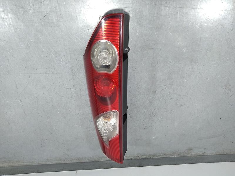 Recambio de piloto trasero derecho para renault kangoo (f/kc0) expresion referencia OEM IAM 8200419945  