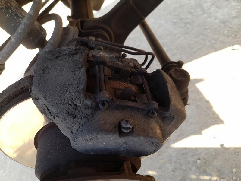 Recambio de pinza freno delantera izquierda para land rover discovery i (lj) 2.5 tdi 4x4 referencia OEM IAM AEU1719  