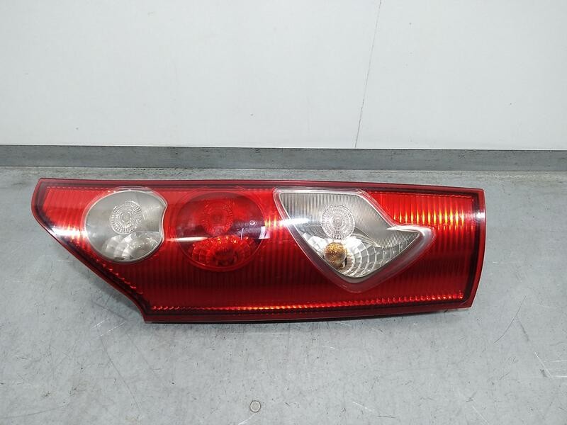 Recambio de piloto trasero derecho para renault kangoo (f/kc0) expresion referencia OEM IAM 8200419945  