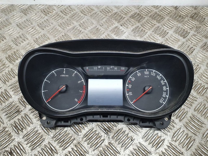 Recambio de cuadro instrumentos para opel corsa e edition referencia OEM IAM 39204203  