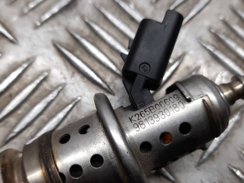 Recambio de inyector adblue para peugeot 308 allure referencia OEM IAM 9813930180  