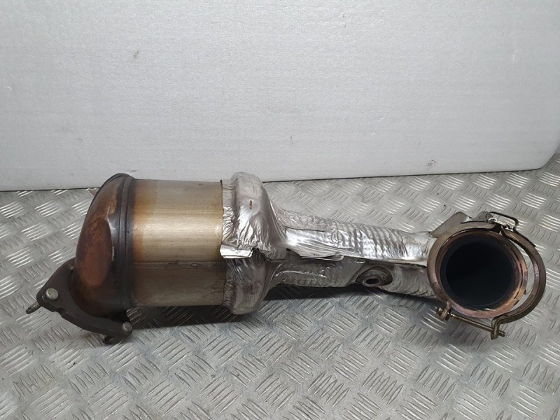 Recambio de catalizador para land rover range rover evoque evoque referencia OEM IAM K8D25G267  