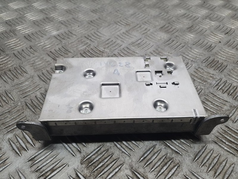 Recambio de amplificador radio para audi a4 ber. (b8) básico quattro referencia OEM IAM 8T0035462  