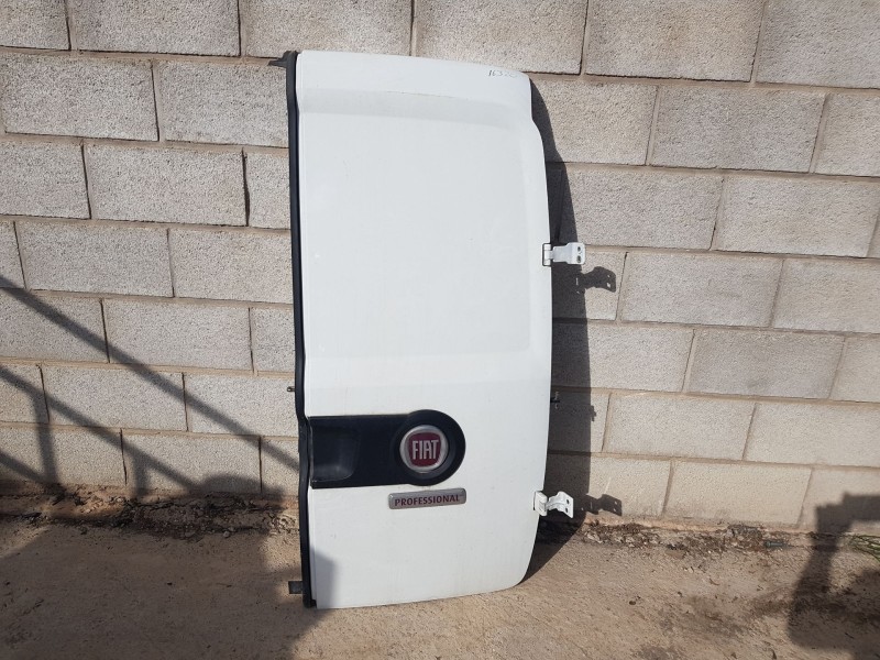 Recambio de puerta trasera derecha carga para fiat doblo ii cargo (263) sx furgon referencia OEM IAM 52000031  