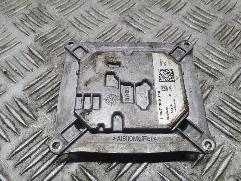Recambio de centralita faros xenon para audi a4 ber. (b8) básico quattro referencia OEM IAM 1307329218  