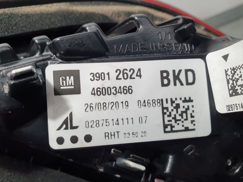 Recambio de piloto trasero derecho para opel corsa e edition referencia OEM IAM 39012624  INTERIOR